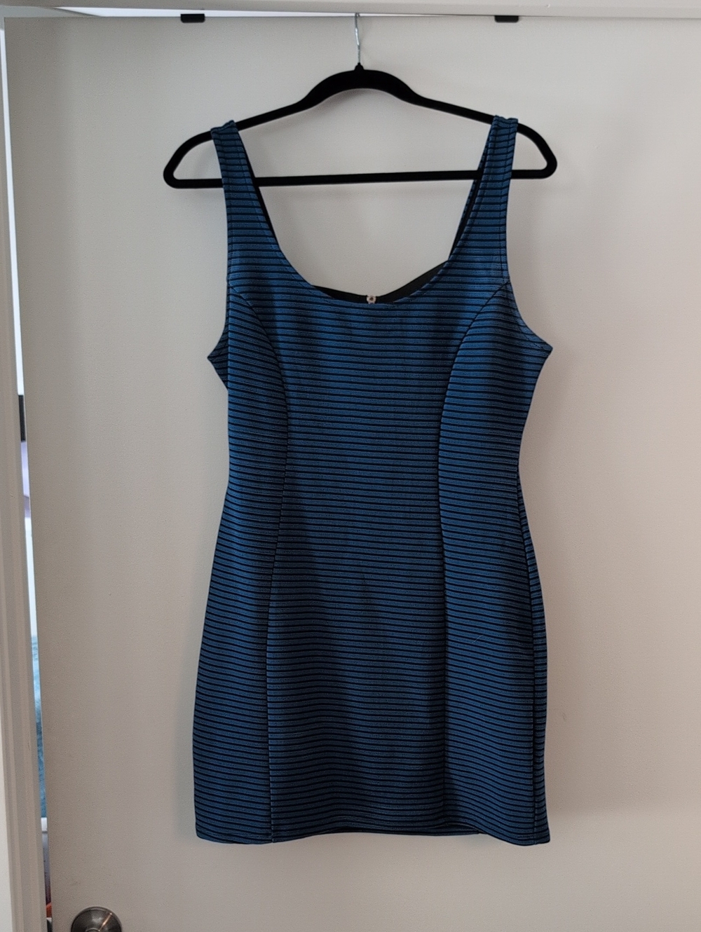Women's Sleeveless Blue Striped Sheath Dress